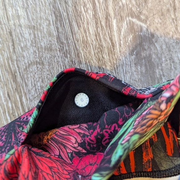 Lululemon leggings tights size 6 - Picture 3 of 4